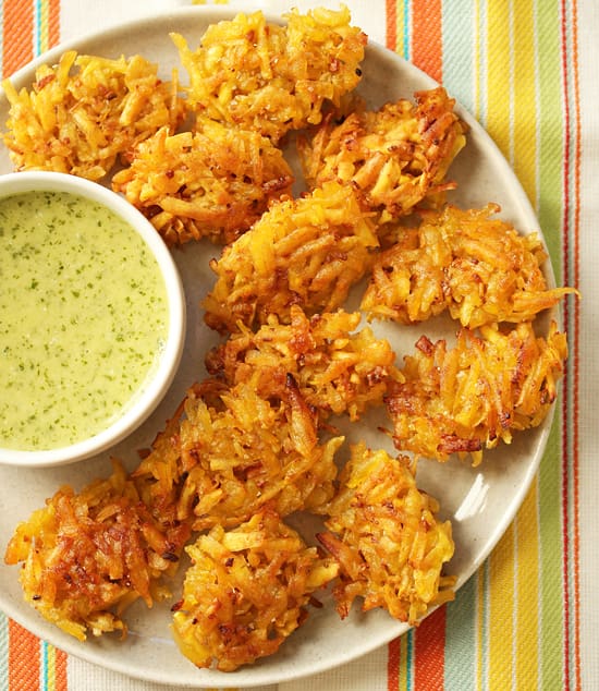 A plate of food with some kind of sauce